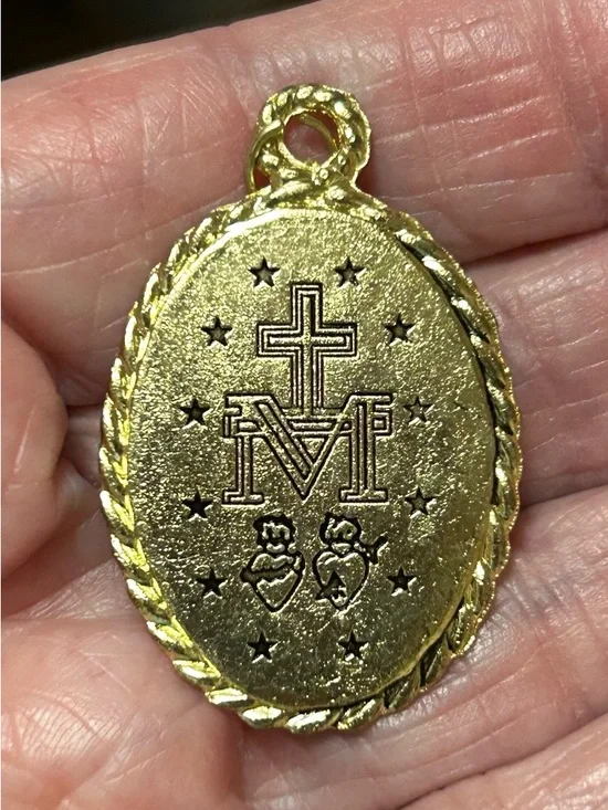 Gold-Tone Religious Medal Pendant - Picture 4 of 7